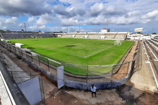 
				
					Estádio Rei Pelé deve voltar a receber jogos a partir de 21 de janeiro
				
				