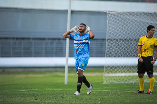 
				
					Gean brilha nos pênaltis, Coruripe vence o Zumbi e se consagra campeão da 2ª Divisão de Alagoas
				
				