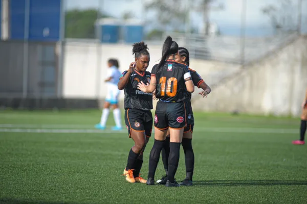 
				
					Em jogo quente, UDA goleia Acauã e fatura o seu nono título do Alagoano Feminino: 4 a 0
				
				
