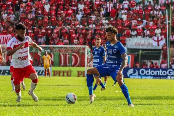 
				
					Em busca da primeira vitória, Cruzeiro e Murici duelam em Arapiraca
				
				