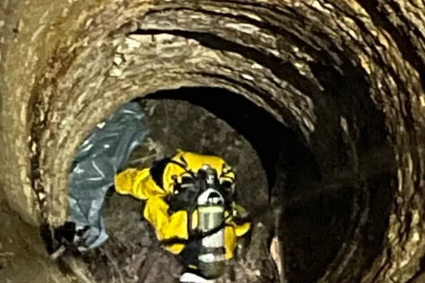
				
					Corpo é encontrado dentro de poço de 15 metros no Feitosa
				
				
