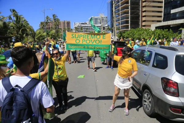 
				
					Ato a favor de Bolsonaro reúne multidão na orla marítima de Maceió
				
				