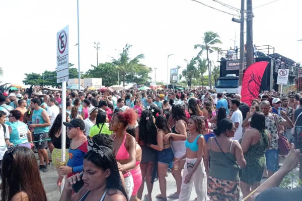 
				
					Blocos reúnem foliões na abertura das prévias em Maceió
				
				