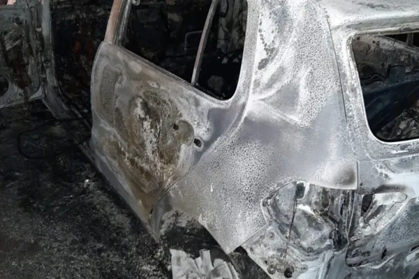 
				
					VÍDEO: Carro e moto pegam fogo após colisão e uma pessoa morre na cidade de Belém
				
				