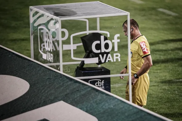 
				
					Presidente do CRB, Mário Marroquim revela promessa da CBF para VAR no segundo turno da Série B
				
				