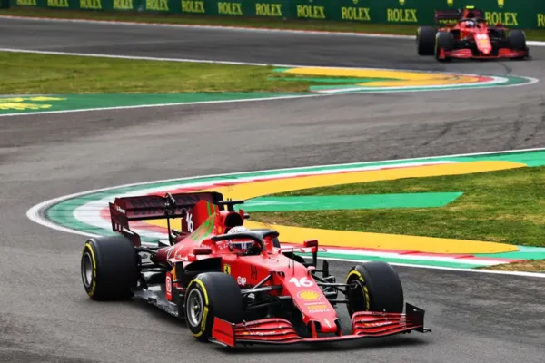
				
					Sainz acredita que Ferrari pode superar McLaren em 2021
				
				