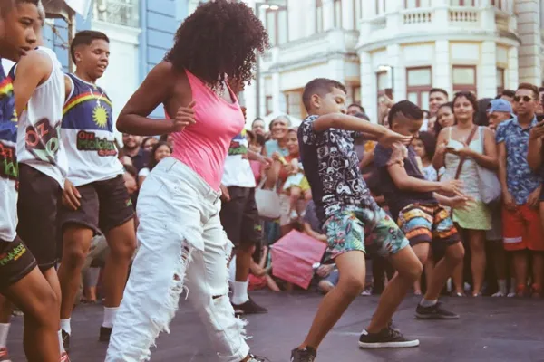 
				
					Artistas repudiam declaração de brega funk como patrimônio de Alagoas
				
				