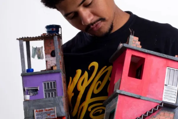 
				
					Artista alagoano faz sucesso com miniaturas que retratam a periferia
				
				