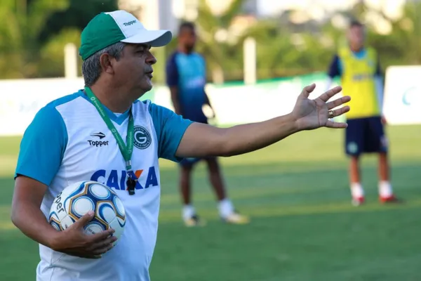 
				
					Após 14 jogos, CSA tem campanha idêntica ao Goiás de Ney Franco em 2018
				
				