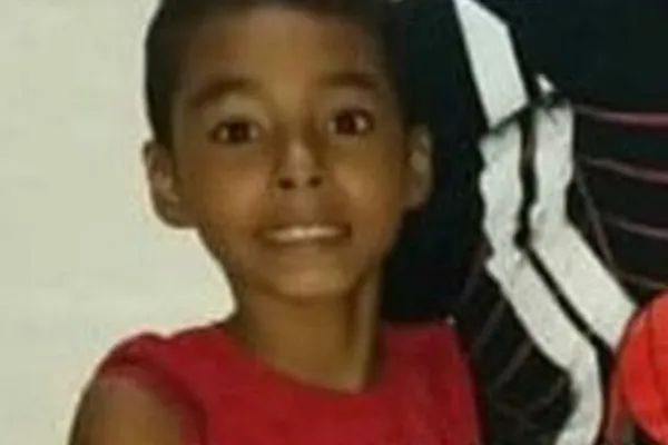 
				
					Caso Rhaniel: mãe e padrasto são pronunciados a júri popular pela morte de criança de 10 anos
				
				