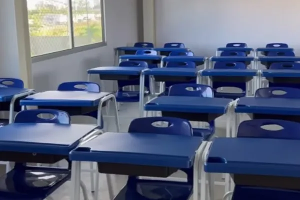 
				
					Escola municipal do Pinheiro começa a funcionar no Benedito Bentes
				
				