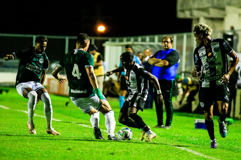 ASA domina Goiás, mas só empata e está fora da Copa do Brasil: 1 a 1