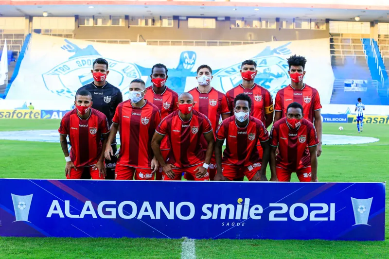 No Clássico das Multidões, CSA vence o CRB por 1 a 0 e garante a classificação antecipada às semifinais do Alagoano