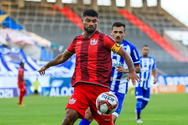 No Clássico das Multidões, CSA vence o CRB por 1 a 0 e garante a classificação antecipada às semifinais do Alagoano