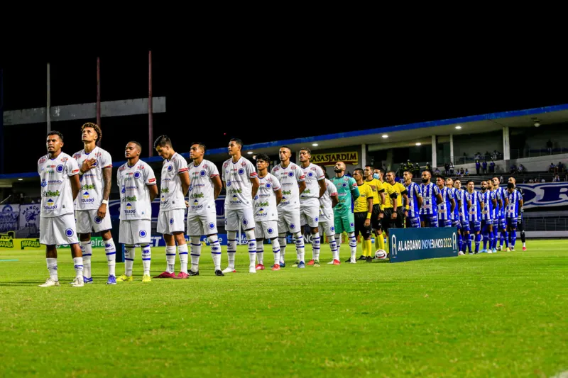 CSA vence o Cruzeiro-AL e amplia distância para adversários na liderança do Alagoano: 2 a 0