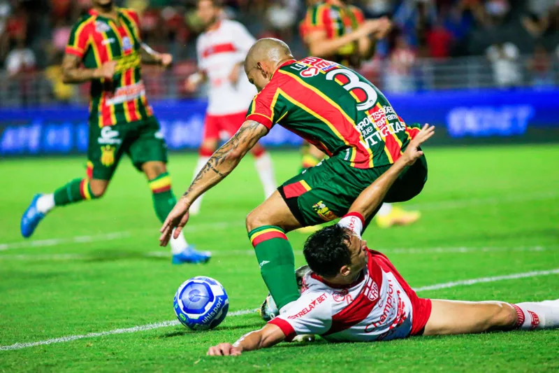 CRB perde pênalti e fica só no empate com o Sampaio, pela Série B: 0x0