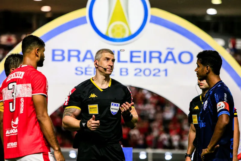 Capitães Gum e Gabriel aguardam sorteio do mando de campo. No returno da segundona, equipas empataram sem gols, em Maceió
