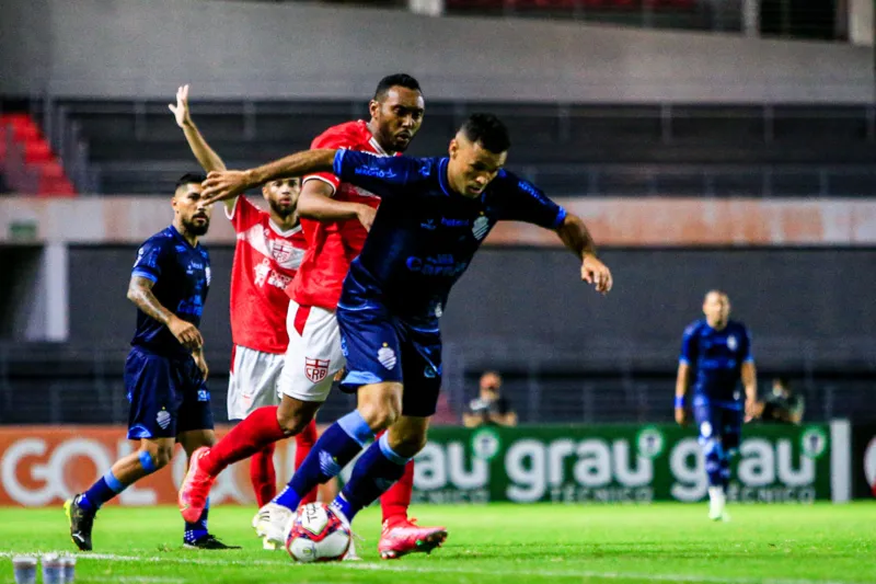 Jogo teve pouca produção ofensiva, sobretudo por parte do CSA
