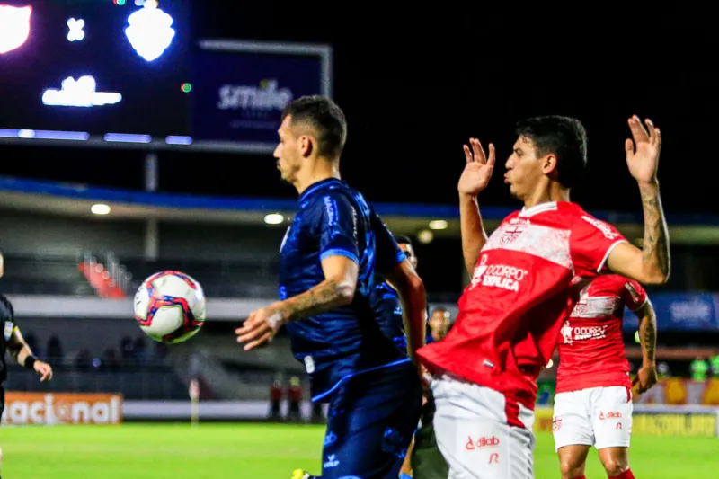 CRB e CSA fizeram um jogo feio e truncado