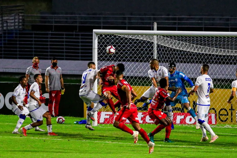 Com gol de pênalti de Diego Torres, CRB vence o CSA pela Série B: 1 a 0