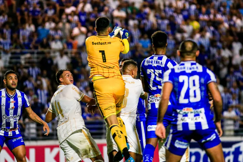 Em jogo atrasado, CSA faz partida fraca e fica apenas no 1 a 1 com o Criciúma, no Rei Pelé