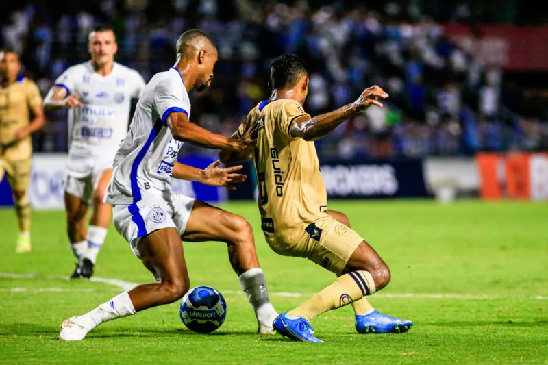 Azulão ainda não conseguiu vencer nesta Série C