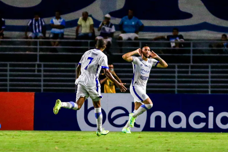 Confiança abriu o placar já no final do primeiro tempo