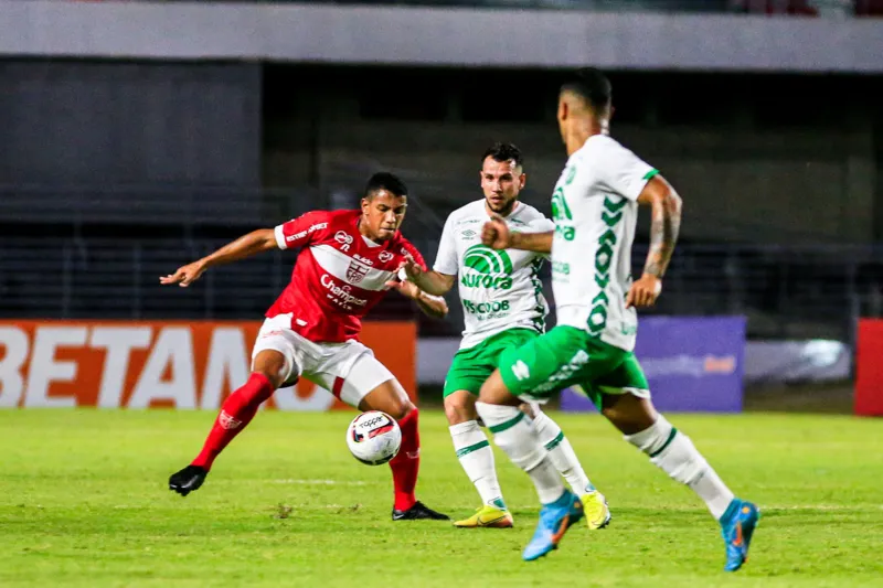 CRB vem de importante vitória sobre a Chapecoense, no Rei Pelé