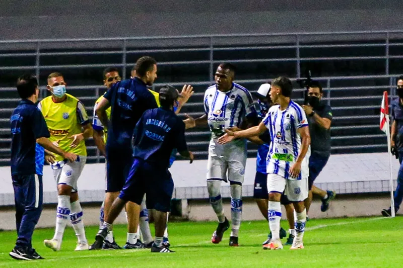 No Rei Pelé, CRB bate o Jaciobá por 4 a 2 e garante a liderança da 1ª fase do Alagoano