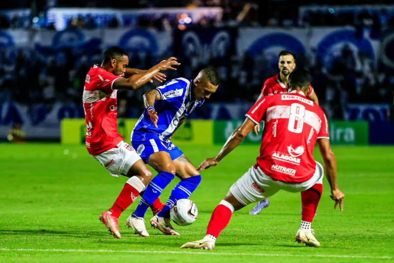 Diogo Silva é novamente herói, CRB elimina o CSA nos pênaltis e alcança sua 11ª final de Alagoano seguida