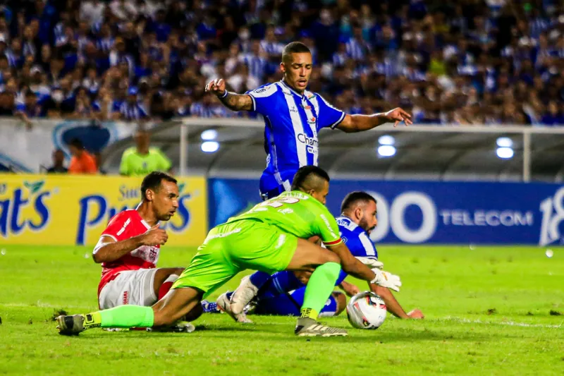 Diogo Silva é novamente herói, CRB elimina o CSA nos pênaltis e alcança sua 11ª final de Alagoano seguida