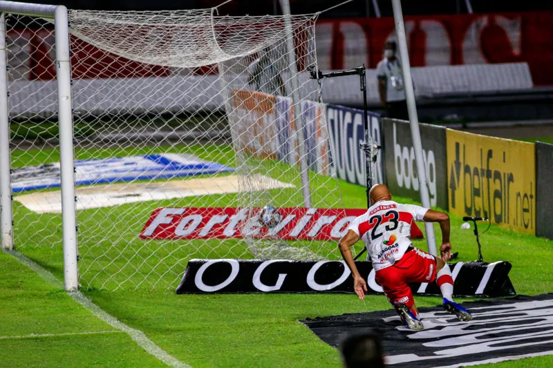 CRB vence Botafogo de virada, no Rei Pelé, e chega ao G-4 da Série B: 2 a 1