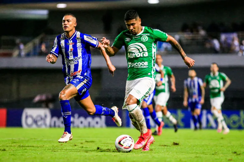 No finalzinho, CSA deixa escapar a vitória sobre a Chape e fica na 11ª posição na tabela: 1 a 1