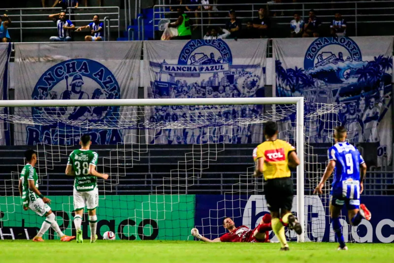 No finalzinho, CSA deixa escapar a vitória sobre a Chape e fica na 11ª posição na tabela: 1 a 1