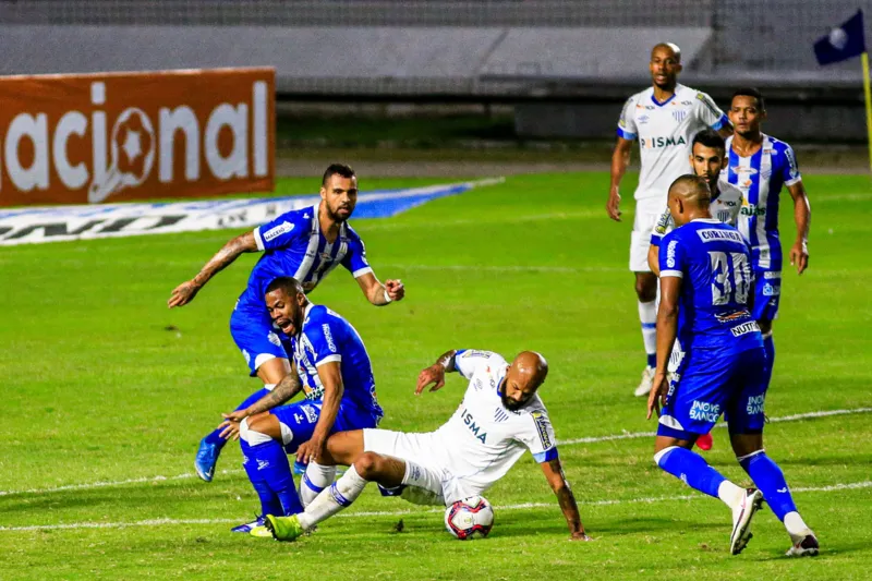 Lucão e Matheus Felipe formam a zaga titular do Azulão