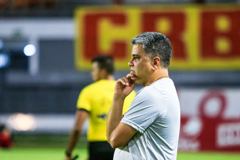 Marcelo Cabo ainda quer primeira vitória na Série B de 2022
