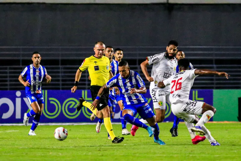 Com quatro vitórias no Trapichão, CSA é o 5º pior mandante da Série B