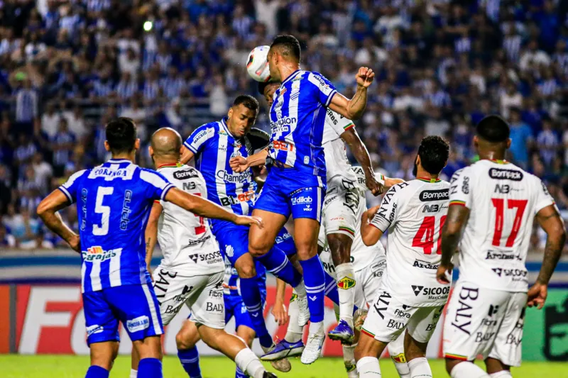Em jogo dramático, CSA vence o Brusque com gol de pênalti, mas segue no Z4 da Série B: 1 a 0