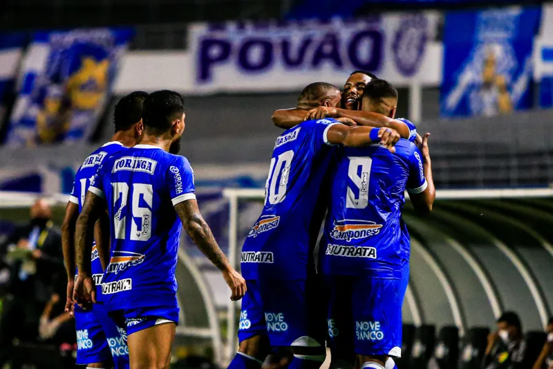 CSA atropela o Brusque, se aproxima do G-4, com 45 pontos, e fica colado ao CRB: 4 a 1