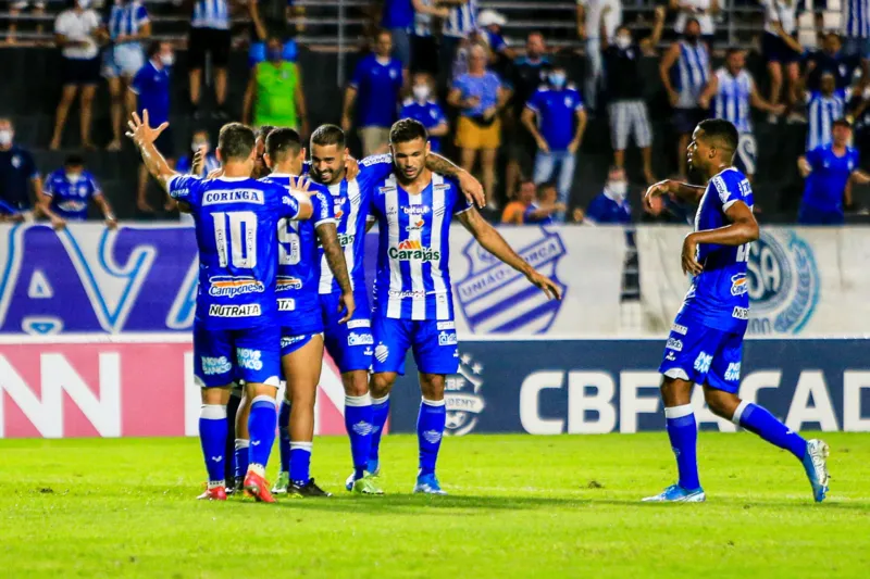 É festa azulina no Rei Pelé, com gol de Dellatorre