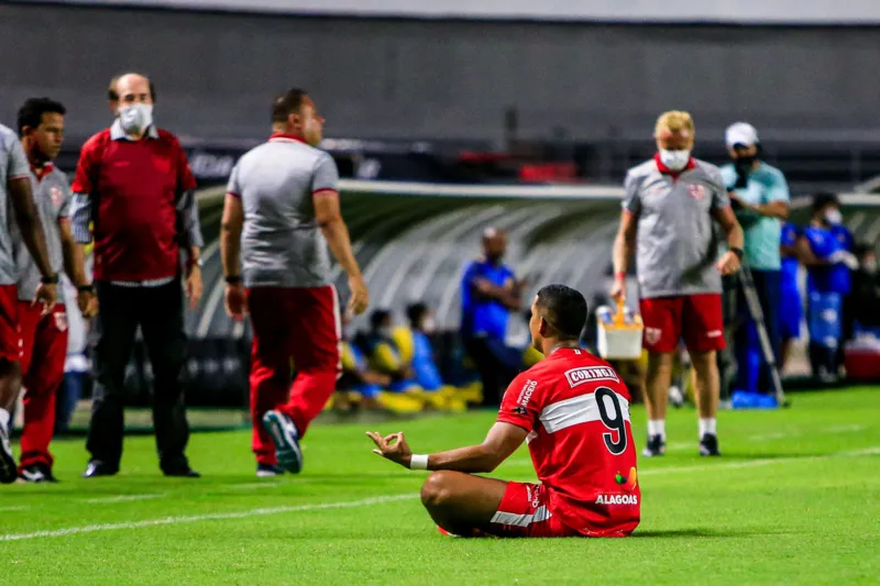 CRB derrota o Aliança por 2 a 0 no Rei Pelé