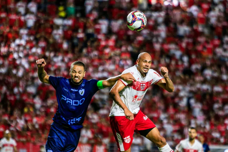 Negueba decide, CRB vence o Londrina por 1 a 0 e se mantém vivo na briga pelo acesso