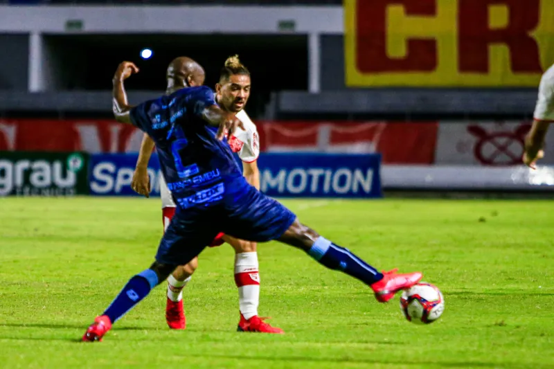 Negueba decide, CRB vence o Londrina por 1 a 0 e se mantém vivo na briga pelo acesso