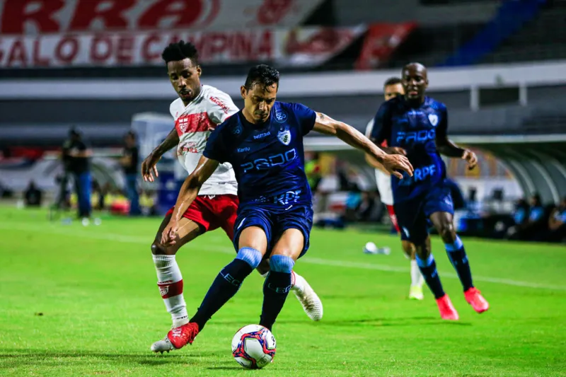 Negueba decide, CRB vence o Londrina por 1 a 0 e se mantém vivo na briga pelo acesso