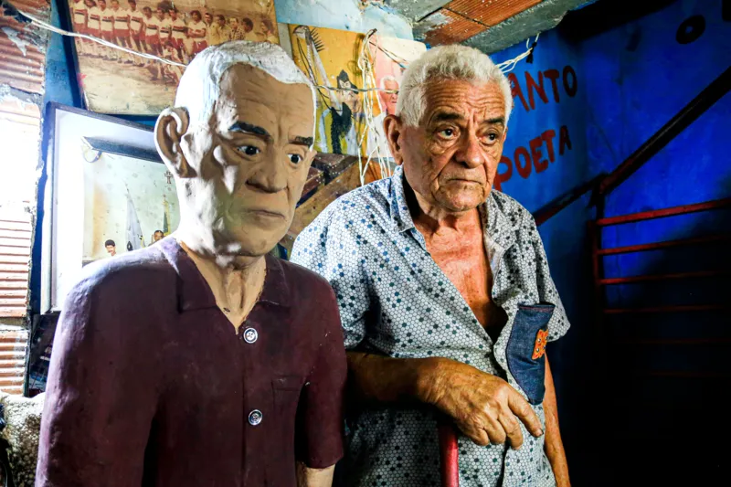 Autorretrato de Beto de Meirus, esculpido pelo artista sertanejo