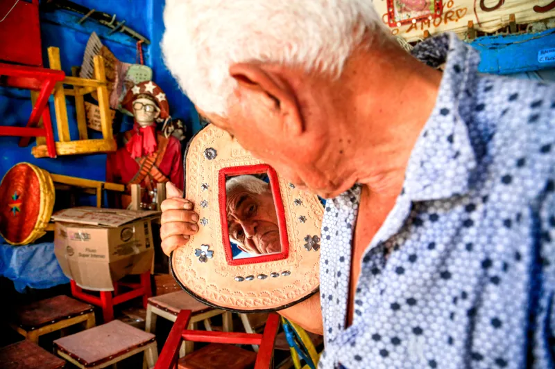 Beto de Meirus, o artista alagoano que se diz "Escravo do Amor"