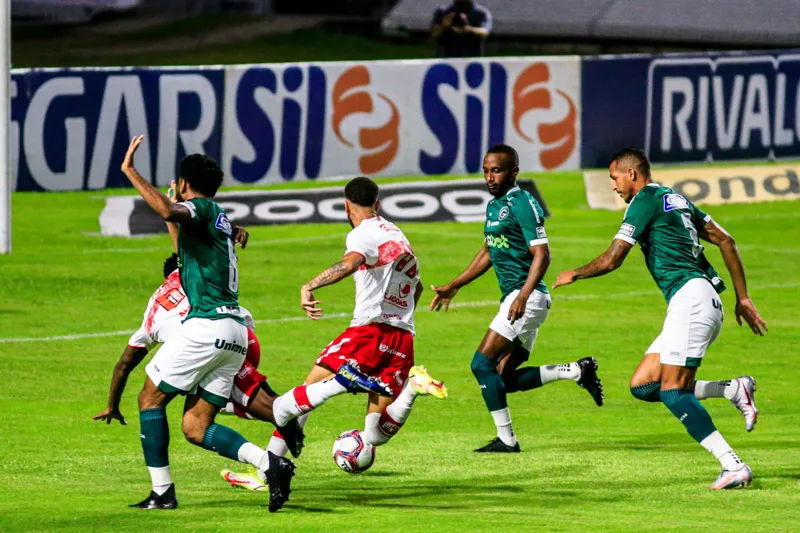 No Rei Pelé, CRB tem invencibilidade de 15 jogos quebrada em derrota para o Goiás: 1 a 0