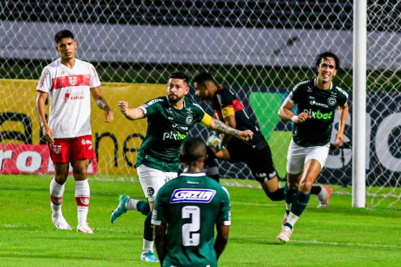 Élvis fez o único gol da partida, ainda no primeiro tempo