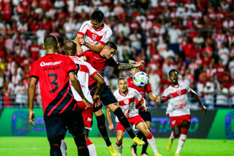 CRB vence Athletico e larga em vantagem na 3ª fase da Copa do Brasil