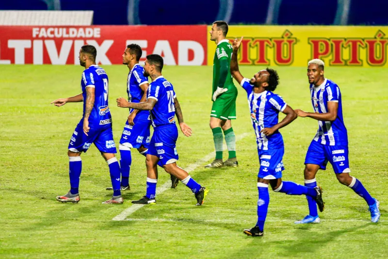 CSA venceu o Coritiba na última rodada por 3 x 0